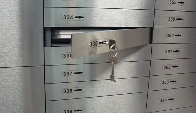 Податкова отримає дані про наявність рахунків та банківських сейфів в українців: Кабмін схвалив законопроєкт (оновлено)