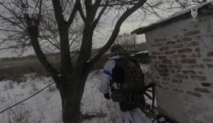 "Попробовали поговорить. В ответ - тишина и суета": бойцы 115-й ОМБр ликвидировали оккупантов в подвале. ВИДЕО