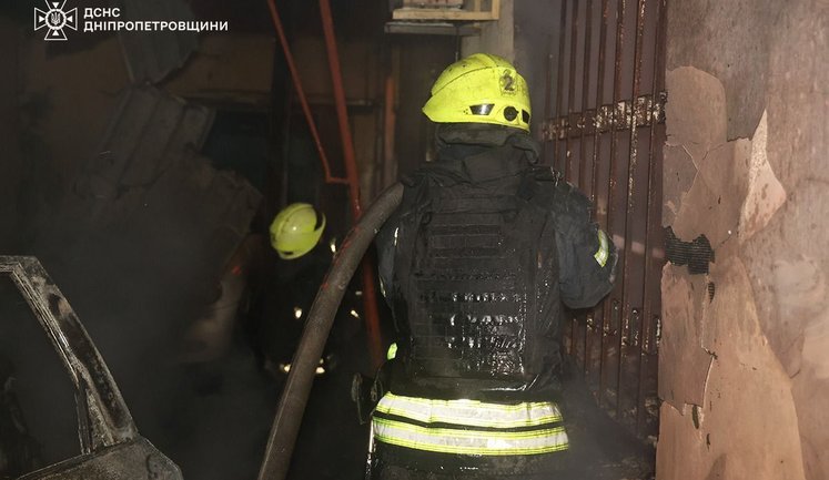 Zelenskyy on night attack: Enemy used over 450 drones and 30 missiles, energy sector and South were under attack. PHOTOS