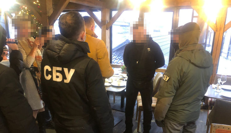 Затримано посадовця "Укргазвидобування", який вимагав 600 тис. грн хабаря, - прокуратура. ФОТО