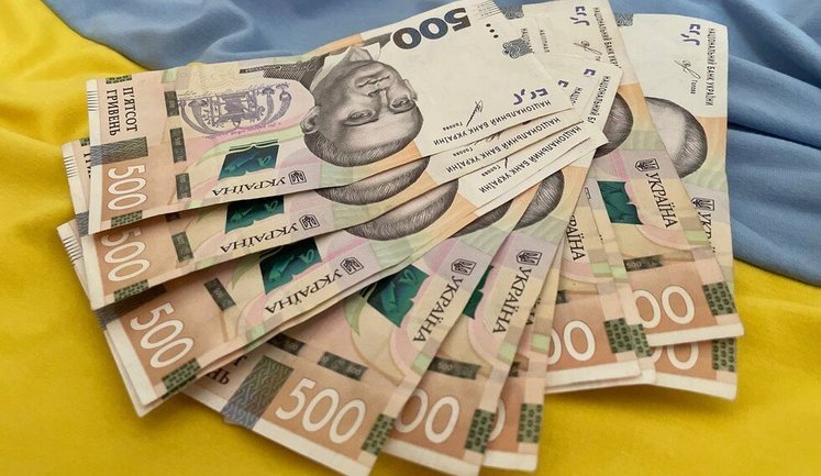 В Україні можна отримати 3 209 грн на догляд: які документи потрібні