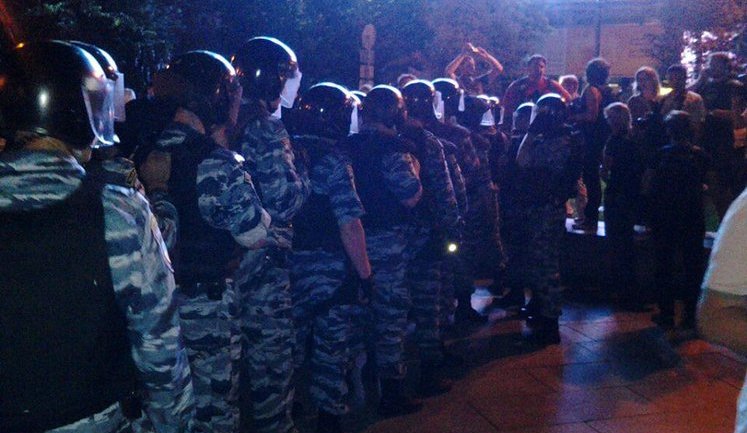 "Война миров": милиция vs народ