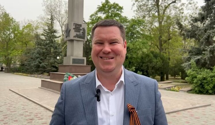 Head of occupation authorities in Nova Kakhovka records Victory Day greeting: "This is f#cking hell! Hello, f#ck! Where’s money, f#ck?". VIDEO