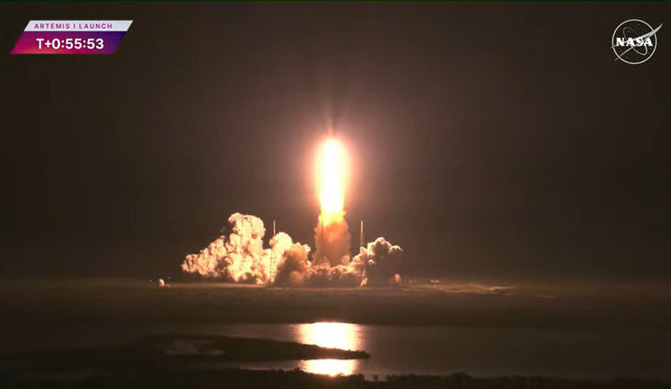 NASA запустило до Місяця космічний корабель "Оріон"
