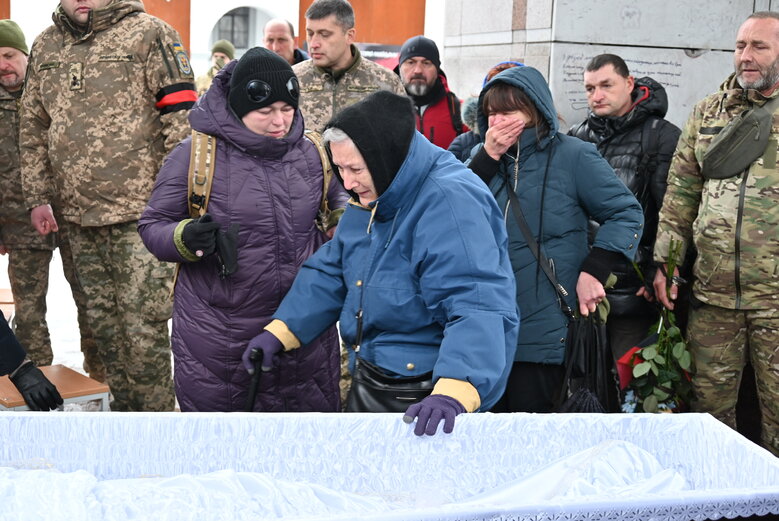 Із захисником України Андрієм Трачуком попрощалися в Києві 06