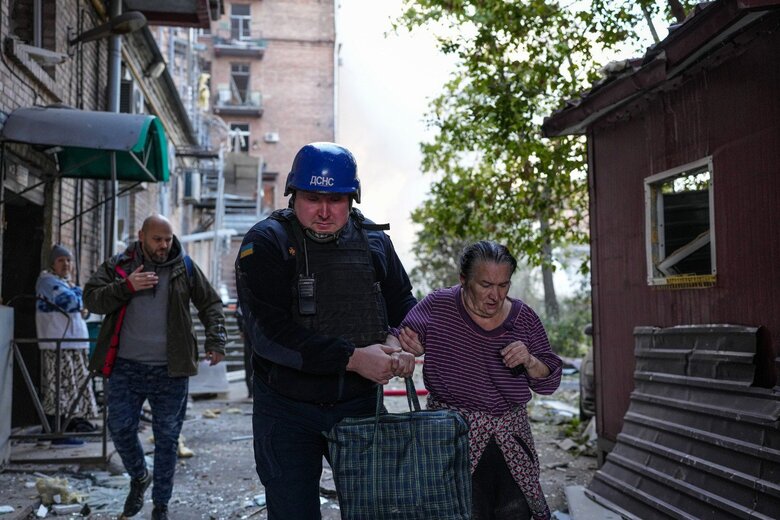 As result of morning rocket attacks, at least 9 people died. Another 36 were injured, - State Emergency Service 05