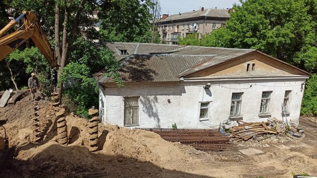 Ні - руйнуванню історичного Києва!: активісти протестують проти забудови маєтку 19 століття в центрі столиці 21