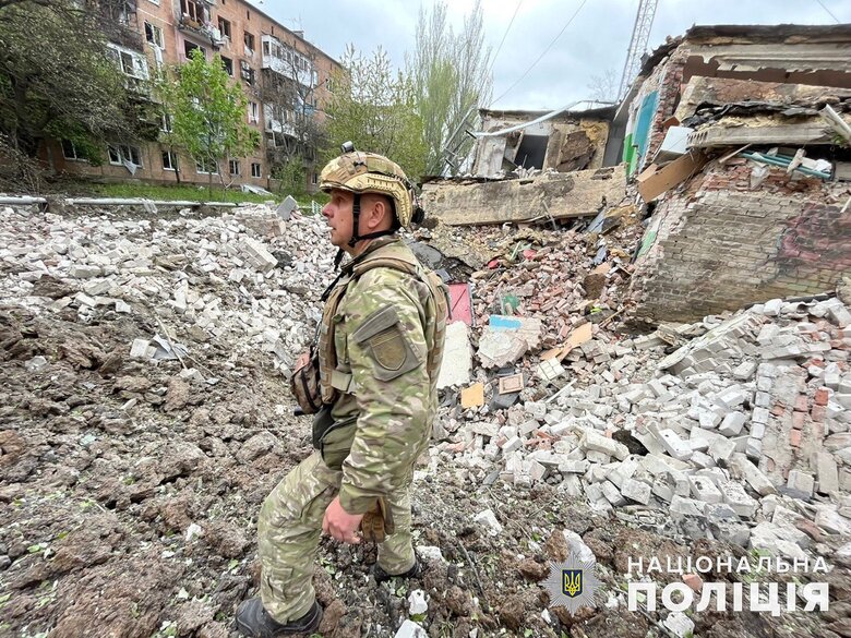 Наслідки ворожих обстрілів Донеччини: під вогнем опинилися 9 населених пунктів 01