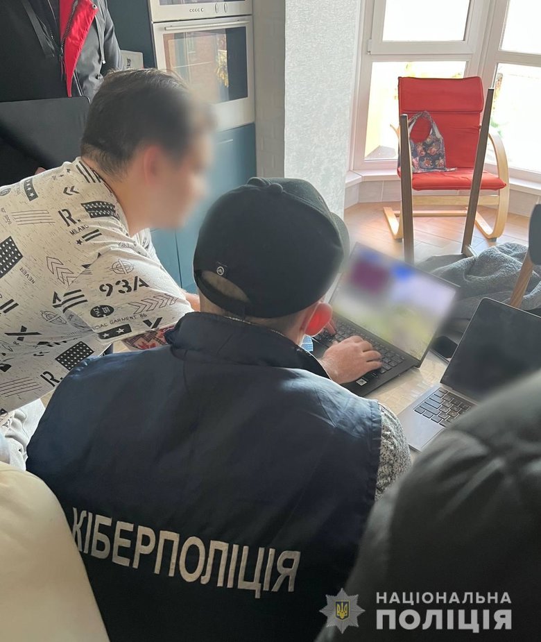 Досьє за долар, або Як можуть продати будь-яку особистість 04