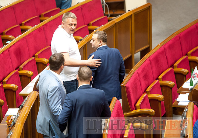 Ківалов-реготун, новинки кіно для Романовського та розмова сватів Деркача і Литвина, - день роботи ВР 23 травня 14