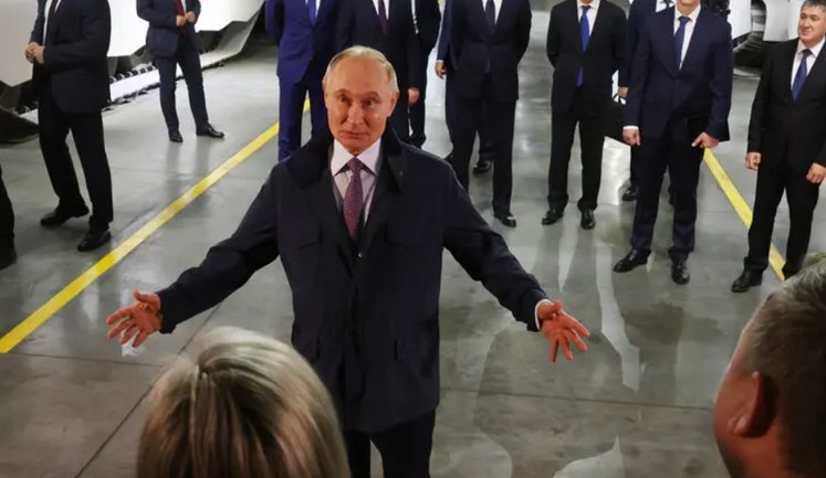 Російські олігархи масово виводять мільярди з РФ, побоюючись конфіскацій і тиску Кремля, - Bloomberg