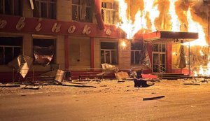 Росіяни вдарили по магазину в Барвінковому на Харківщині: 10 постраждалих, сталася пожежа. ФОТОрепортаж (оновлено)