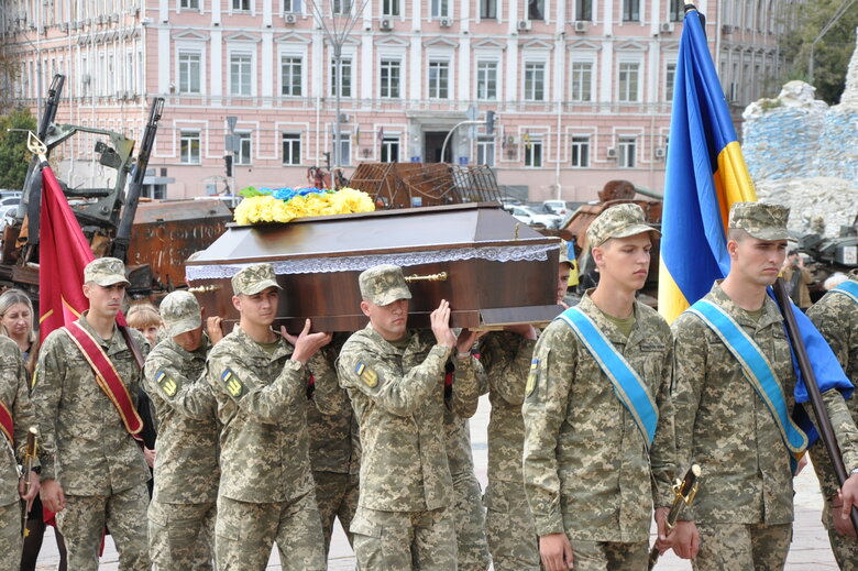 Зі спецпризначенцем Тенгрі, який загинув у бою з окупантами, попрощалися в Києві 22