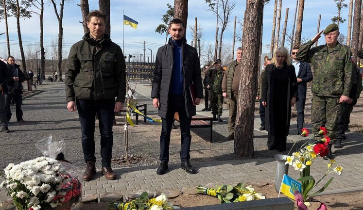 Делегація з Фінляндії на чолі з міністром оборони Хяккяненом відвідала Київщину, - ОВА. ФОТОрепортаж