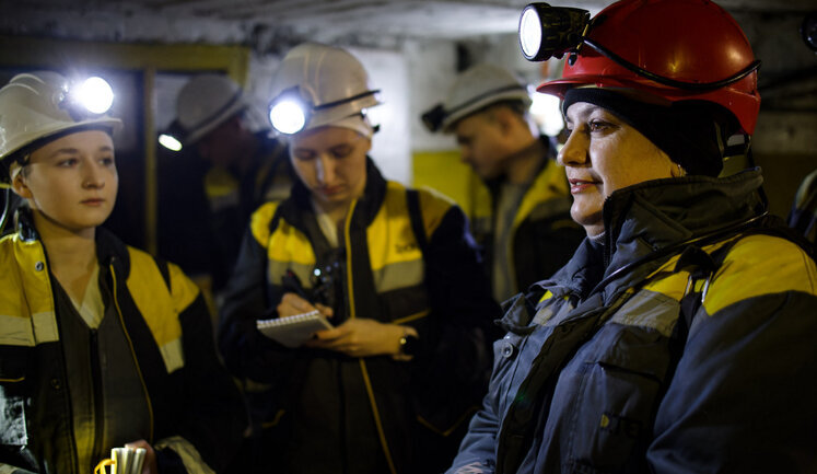 В Україні вже понад 920 жінок навчаються "чоловічим" професіям. Які найпопулярніші?