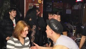 Кафе "Эверест" в Омске - чемпион по отдыху для быдла: как отдыхают гопники и телки в российской провинции. ФОТОрепортаж