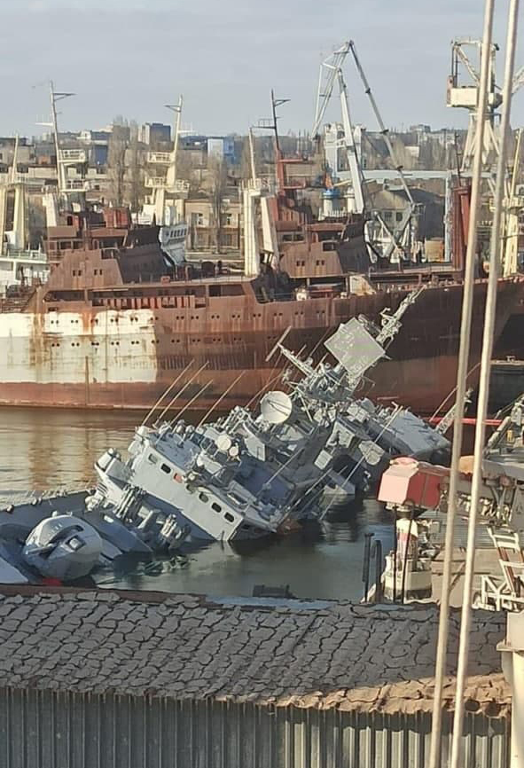 Hetman Sagaidachny Navy frigate sunk 01
