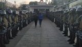 &#34;Привіт, четвертий рейх&#34;, &#34;ЧеКістан-2019&#34;: коридор з ОМОНу перед входом у московське метро. ВРАЖАЮЧЕ ФОТО