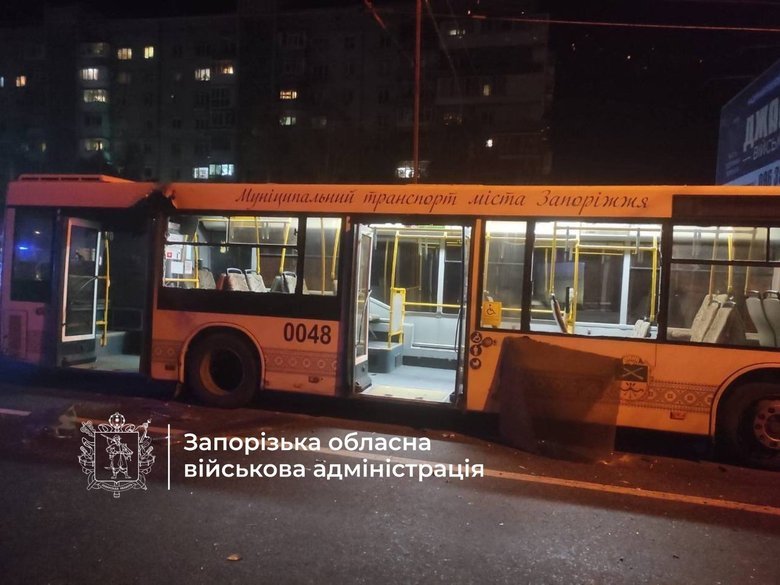 Оккупанты атаковали общественный транспорт в Запорожье