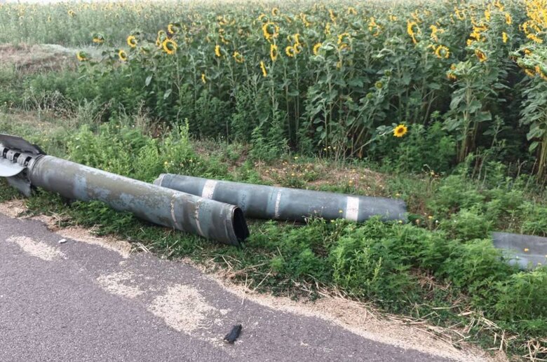 Наслідки обстрілу рашистами Дніпропетровщини з Ураганів 02
