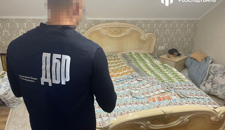 Инструктор Мукачевского ТЦК за $3-4 тыс. помогал мужчинам сбежать из центра комплектования, - ГБР. ФОТОрепортаж