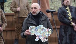 МВФ і магія пишного козацтва на Хортиці