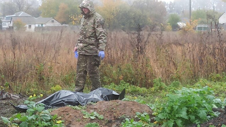 На Харківщині розпочалася ексгумація на місці масового поховання українських військових 04 На Харківщині розпочалася ексгумація на місці масового поховання українських військових 04