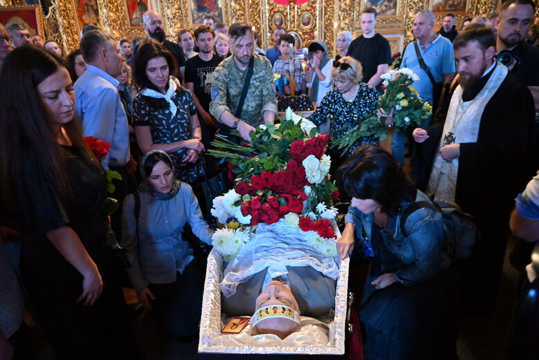 Із померлим релігієзнавцем Ігорем Козловським, який провів майже 2 роки у полоні ДНР, попрощалися у Києві 27