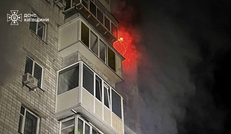 Последствия дронной атаки РФ на Вышгород: есть погибший и пострадавшие. В многоэтажке вспыхнул пожар