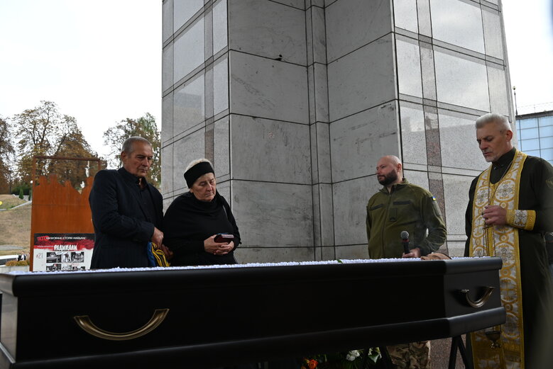 У Києві попрощалися з командиром роти стрілецького батальйону Олександром Пастухом (Добрим), який загинув у бою проти рашистів на Луганщині 25