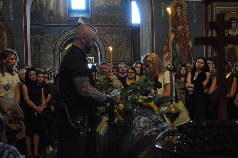 З телеведучим та військовим Карімом Гуламовим, який загинув у бою з російськими окупантами, попрощались у Києві 05