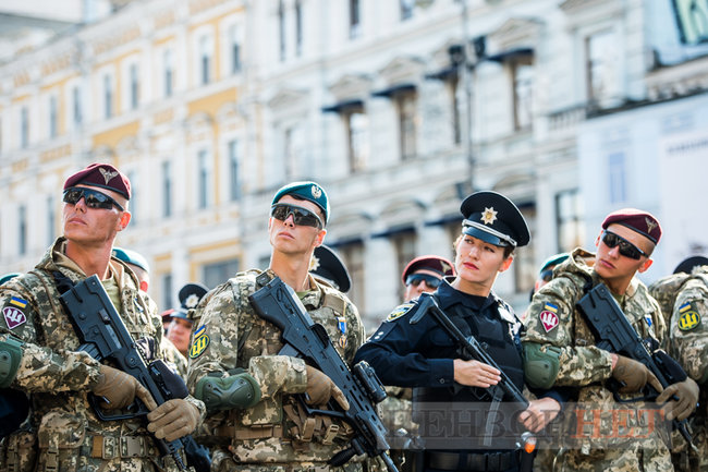 Репетиция военного парада 20 августа 04