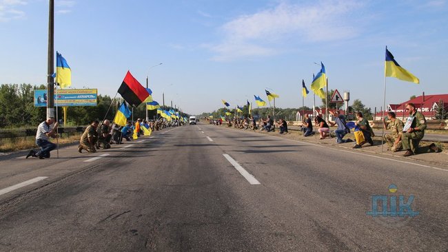 В Херсоне прощаются с погибшей при обстреле санитарного автомобиля на Донбассе Ириной Шевченко 07