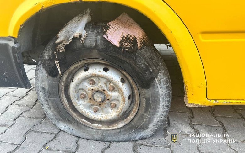 У Тернополі студент підпалив два автомобілі після погроз російських вербувальників