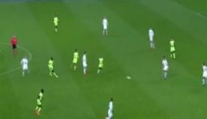 Fans boo and whistle Ukrainian President Poroshenko during Dynamo Kyiv's game with Manchester City. VIDEO
