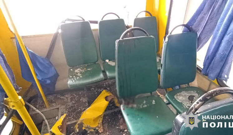 Ruscists struck minibus with drone in Kherson: one killed, 10 injured, one in critical condition (updated). PHOTOS