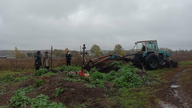 На Харківщині розпочалася ексгумація на місці масового поховання українських військових 01 На Харківщині розпочалася ексгумація на місці масового поховання українських військових 01