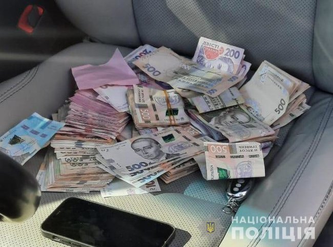Затримано двох інспекторів Київської облподаткової, які систематично брали хабарі у бізнесменів, дохід за день - до 120 тис. грн, - Нацполіція 03