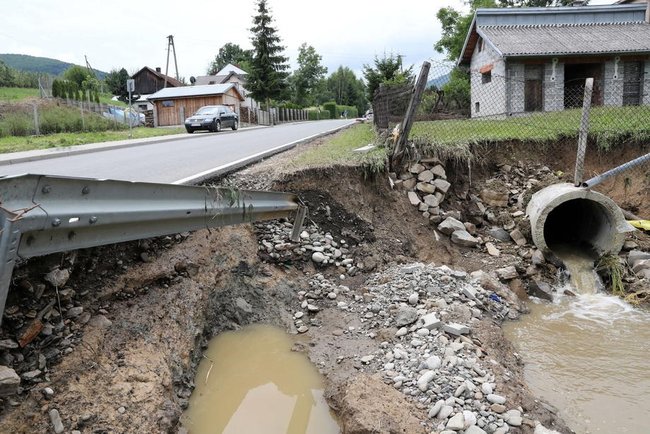 Польщу затопило: у країні пройшли сильні зливи 16