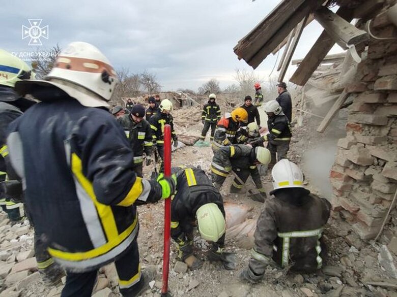Російська ракета вбила щонайменше п’ятьох людей на Львівщині, - ОВА 05 Російська ракета вбила щонайменше п’ятьох людей на Львівщині, - ОВА 05