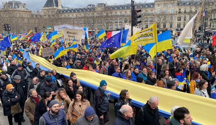 Українці в усьому світі провели акції у другу річницю повномасштабного вторгнення РФ в Україну. ВІДЕО+ФОТОрепортаж