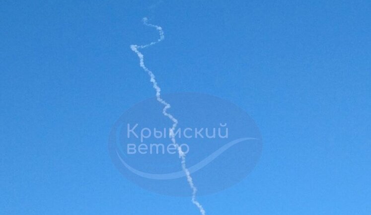 Мощные взрывы в оккупированном Севастополе: сообщают о повреждениях