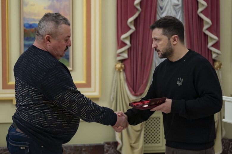 Зеленський відзначив енергетиків державними нагородами до професійного свята