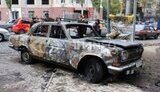 В центре Донецка сгорели два автомобиля. ФОТОрепортаж