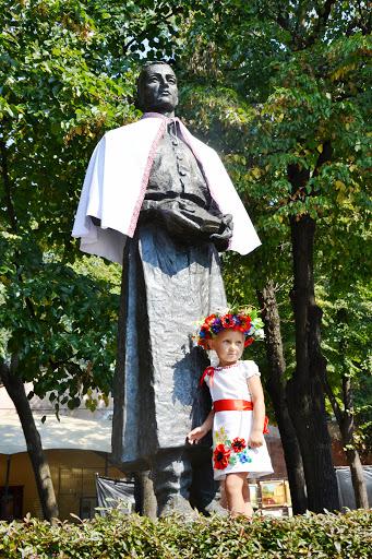 харьков свобода памятник вышиванка