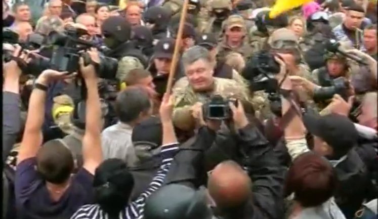 Energy Supply Restored in Sloviansk. Poroshenko Speaks to Local Residents