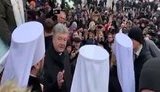 Порошенко - черкащанину про боротьбу з корупцією: "Господь вас попустить... Отакі москальські провокатори намагаються нас розколоти". ВIДЕО