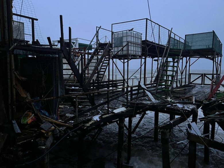Ворожа морська міна здетонувала на Одещині. Пошкоджено кілька будівель, - ОК Південь 01