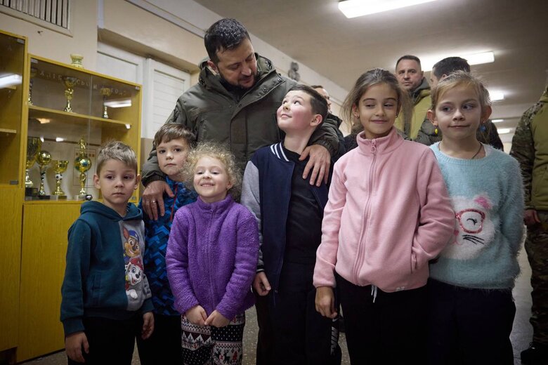 Zelensky visited Vyshhorod damaged by Russian missile shelling 03