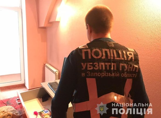 Полиция в Запорожье пресекла деятельность онлайн-порностудии 03